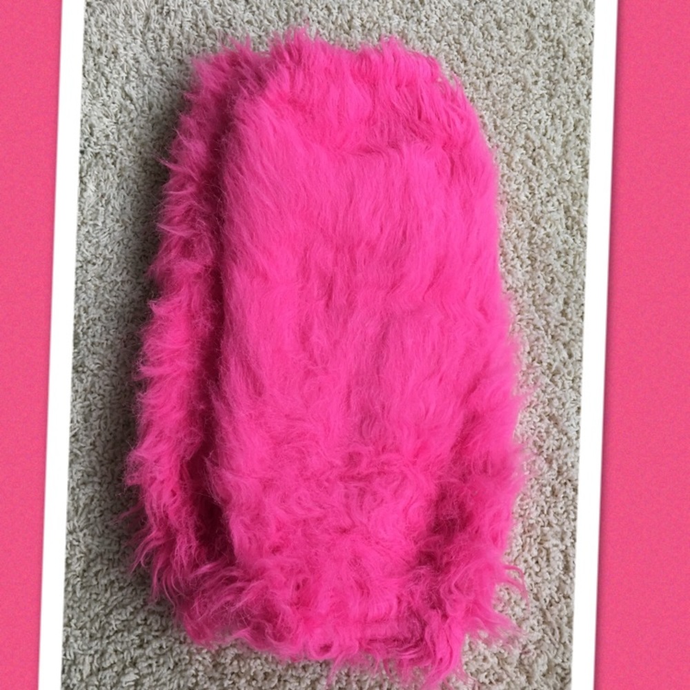 Pink rave fluffies